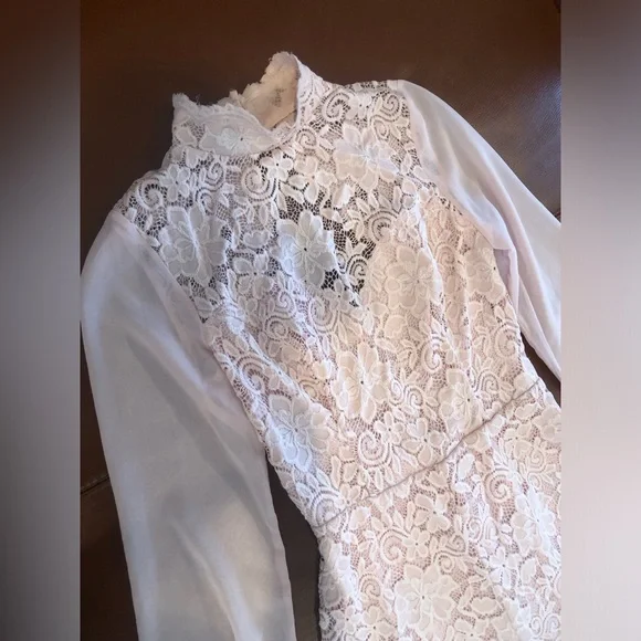 Bebe Lace Romper Lined Light Pink Long Sleeves Shorts Size XS - Picture 2 of 8